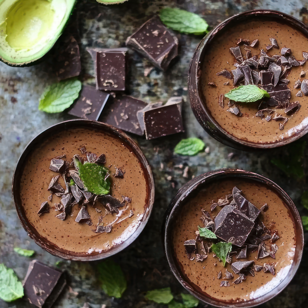 Mousse de Chocolate &amp; Abacate com Avelã Tostada (VEGAN)