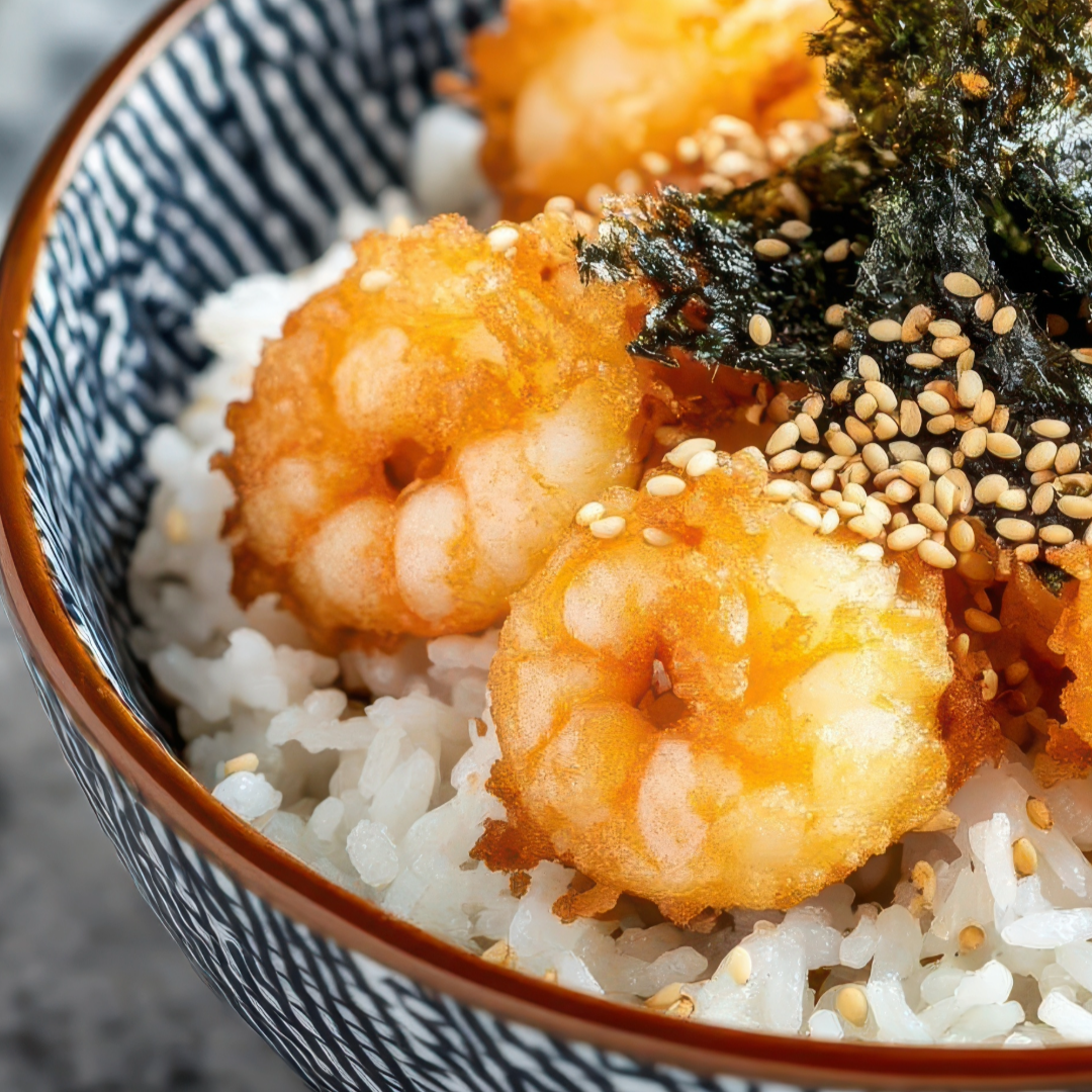 Poke Cozinhado de Camarão com Arroz de Coco, Erva Princípe e Gengibre